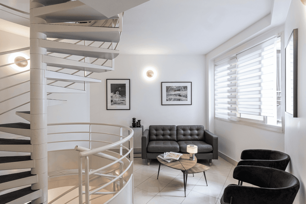 Salon d'accueil de l'étude notariale Pieffet Dimeglio Villemin Daverio, 5 avenue Gambetta à Antibes